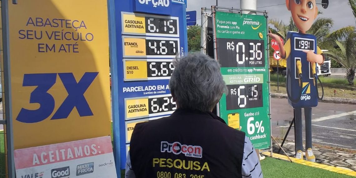 Pesquisa de combustíveis registra que a gasolina mantém preços oscilando entre R$ 5,980 e R$ 6,190