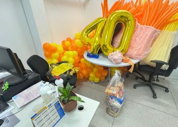 Polícia apreende material de campanha de Dedé Romão e cesta básica em escola estadual de Pedras de Fogo; veja vídeo