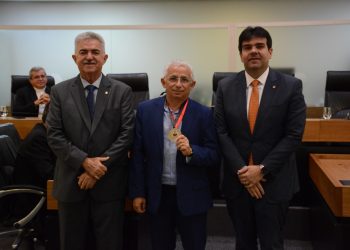 ALPB concede Medalha Augusto dos Anjos ao jornalista Marcus Alves