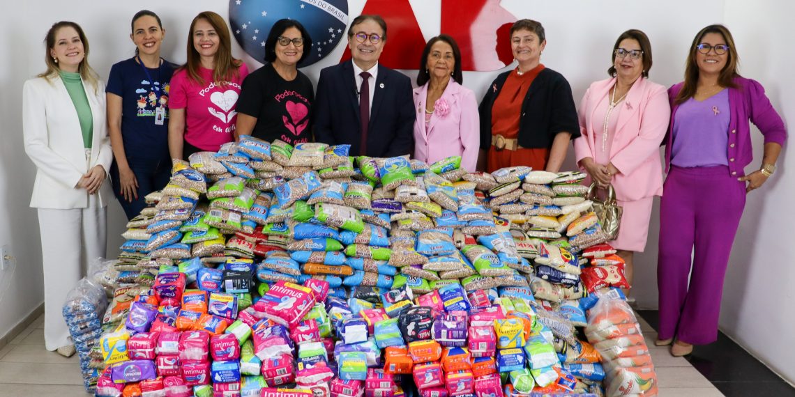 OAB doa mais de uma tonelada de alimentos e absorventes a entidades sociais da Paraíba