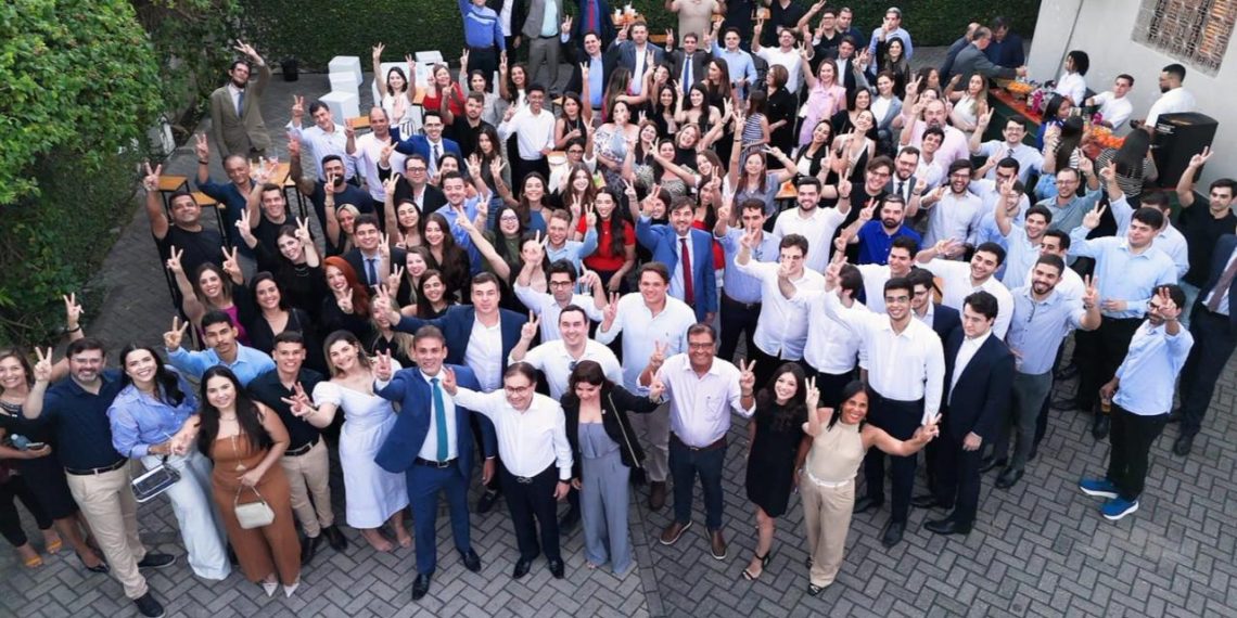 Rodrigo Farias e Carlos Frederico reúnem advogados em happy hour e reforçam apoio à pré-candidatura de Harrison