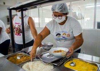 Cícero garante mais duas cozinhas comunitárias e ampliação de programas de segurança alimentar