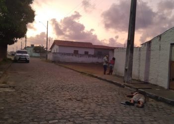 Homem é assassinado a tiros durante a madrugada, em Cruz das Armas