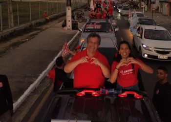 Grande Carreata em Bayeux Mobiliza Multidão em Apoio a Domiciano e Sara