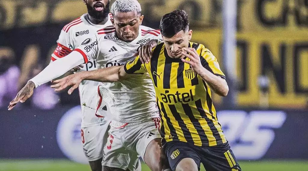 Flamengo empata com Peñarol e dá adeus à Libertadores