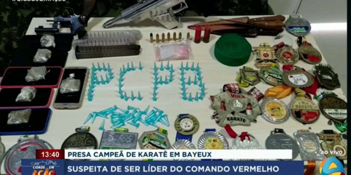 Jovem campeã de karatê e suspeita de ser líder do Comando Vermelho é presa na região metropolitana de João Pessoa