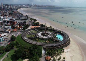 Incêndio atinge Hotel Tambaú, em João Pessoa, e bombeiros são acionados