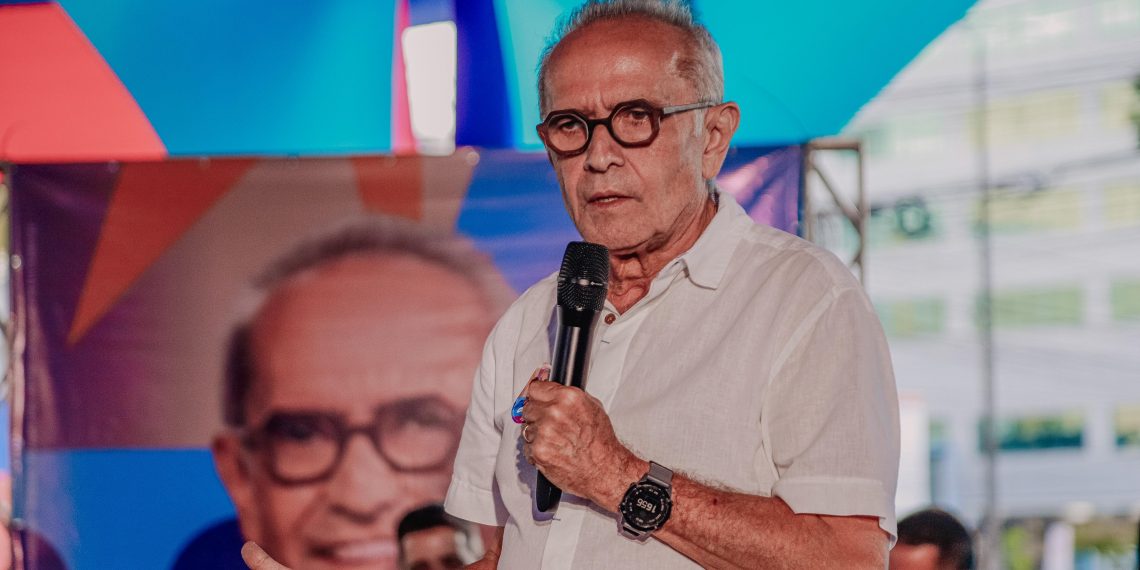 Cícero Lucena garante pagamento do Pé-de-Meia Municipal para alunos do 8º e 9º anos e EJA