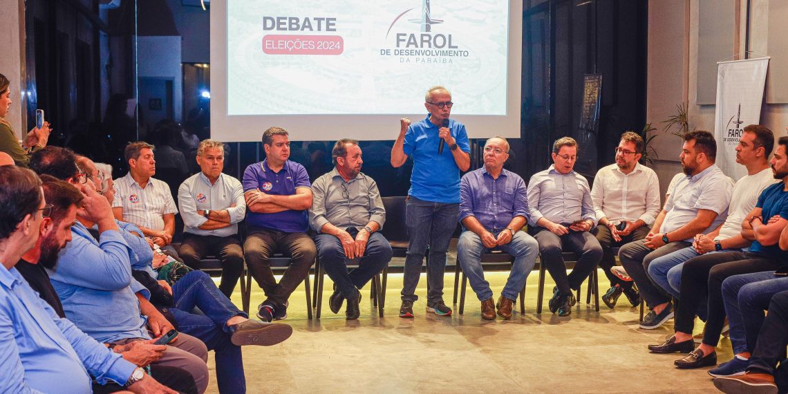 Em sabatina com empresários, Cícero diz que 600 empreendimentos já aderiram ao programa Viva o Centro