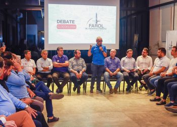 Em sabatina com empresários, Cícero diz que 600 empreendimentos já aderiram ao programa Viva o Centro