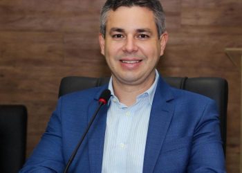 Atual presidente da Câmara de Vereadores, André Coutinho é eleito prefeito de Cabedelo