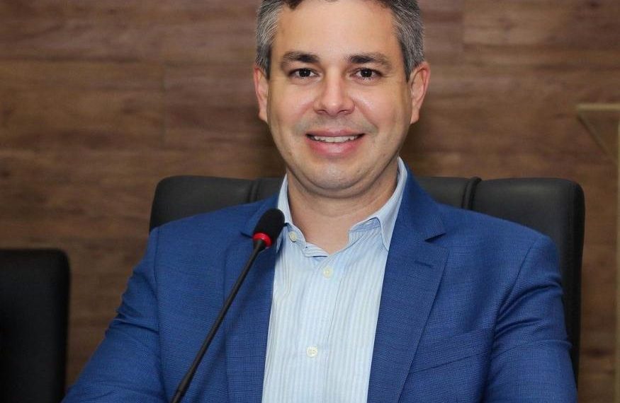 Atual presidente da Câmara de Vereadores, André Coutinho é eleito prefeito de Cabedelo