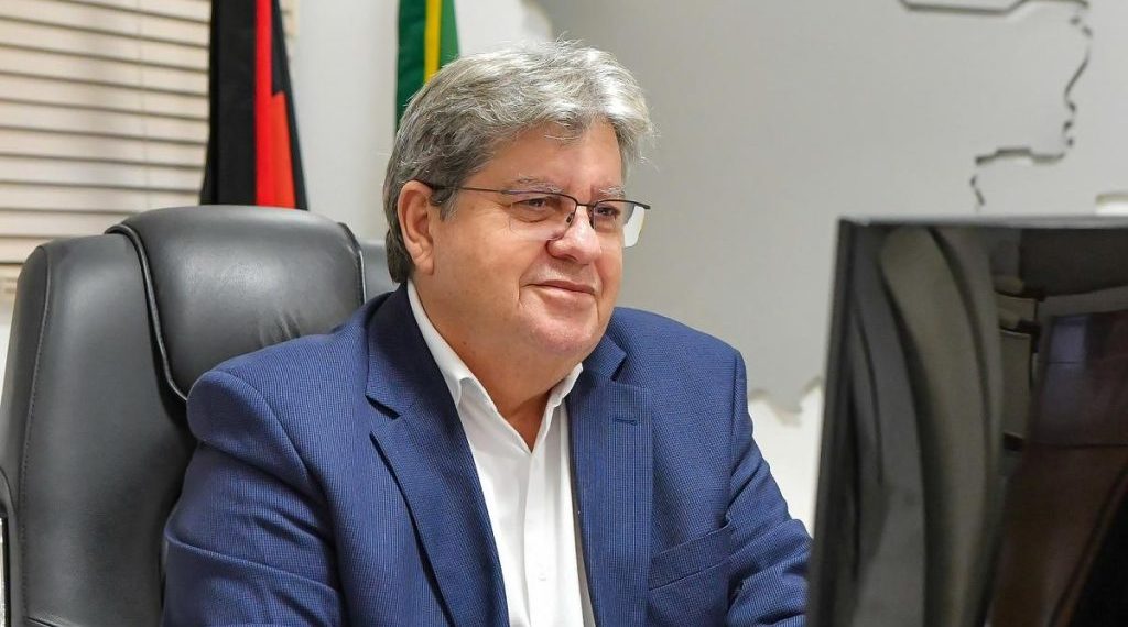 João Azevêdo reafirma desejo de disputar o Senado em 2026: “Natural que meu nome continue posto”