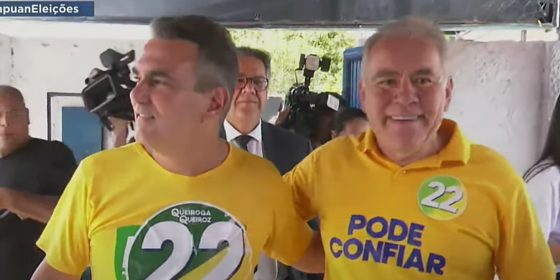 Marcelo Queiroga vota em João Pessoa acompanhado de Sérgio Queiroz