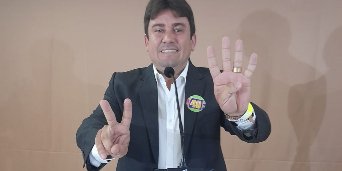 Helder Carvalho mostra preparo e supera Gilbertão em debate em Sousa