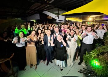 Harrison recebe apoio do advogado Daniel Sebadelhe durante evento em João Pessoa