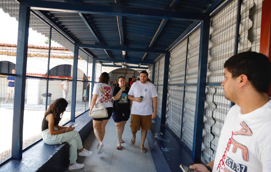 Seções registram baixa movimentação de eleitores em João Pessoa neste domingo; abstenção pode ser maior que no primeiro turno