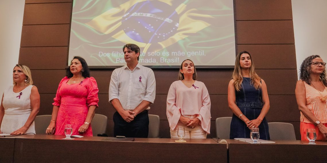 Leo Bezerra recebe selo Parceiro da Mulher em campanha pelo fim da violência