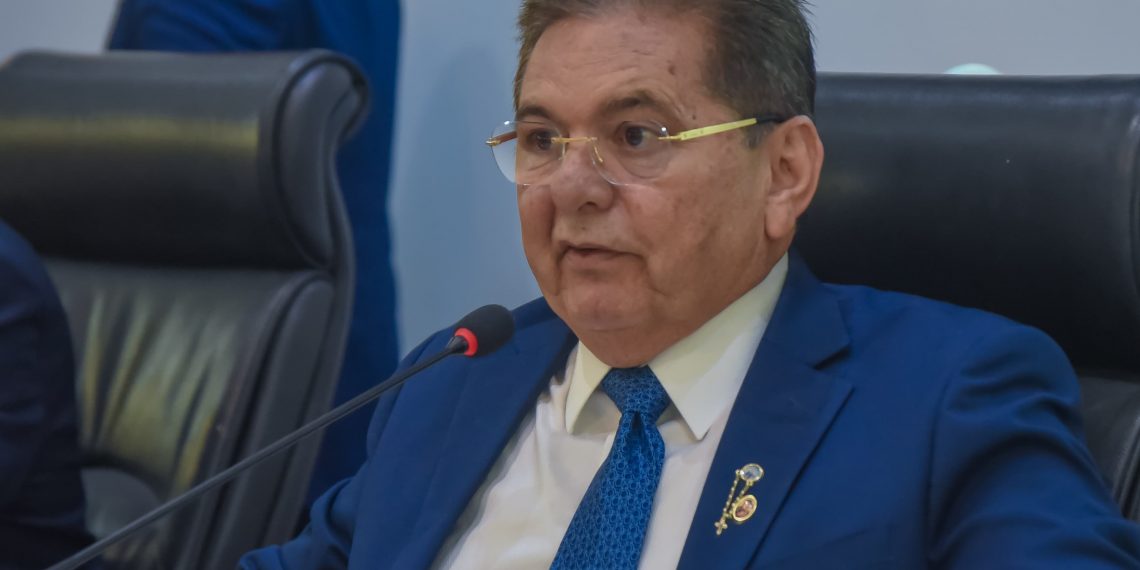 Assembleia altera regimento e fará nova eleição para Mesa Diretora na próxima semana