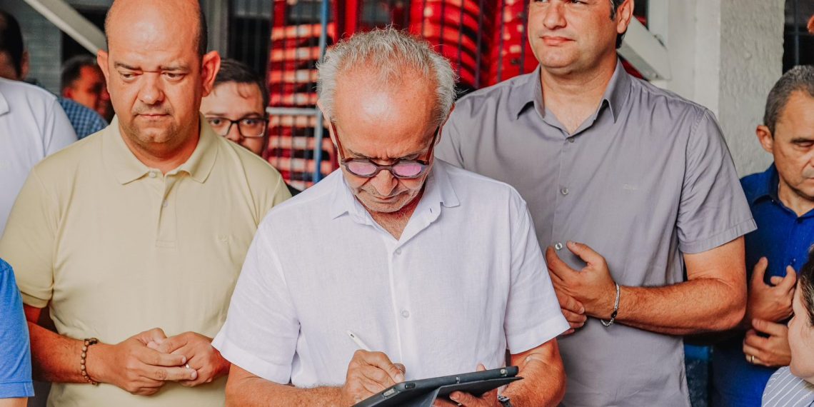 Prefeito autoriza obras em dez ruas para deixar o bairro do Aeroclube totalmente pavimentado