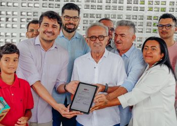 Prefeito entrega USF Verde Vida requalificada, autoriza obras em outras três unidades e projeta início de exames laboratoriais em 36 equipamentos