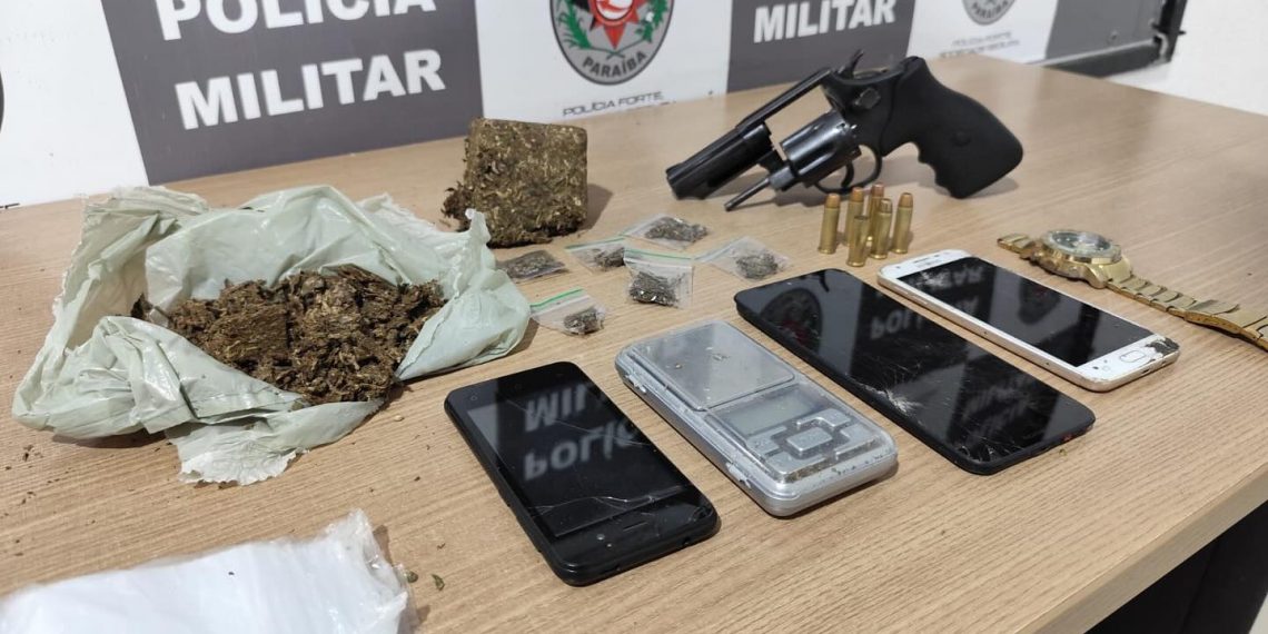Polícia Militar apreende arma de fogo e drogas na comunidade “Aratu”, em Mangabeira VIII