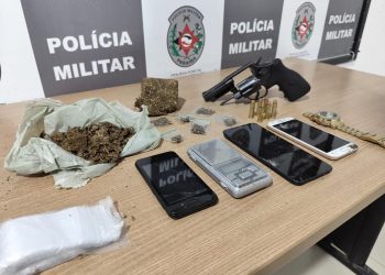 Polícia Militar apreende arma de fogo e drogas na comunidade “Aratu”, em Mangabeira VIII