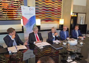 Cícero Lucena participa da assinatura de contrato pelo Governo da Paraíba com agência francesa para implantar projeto do BRS em João Pessoa