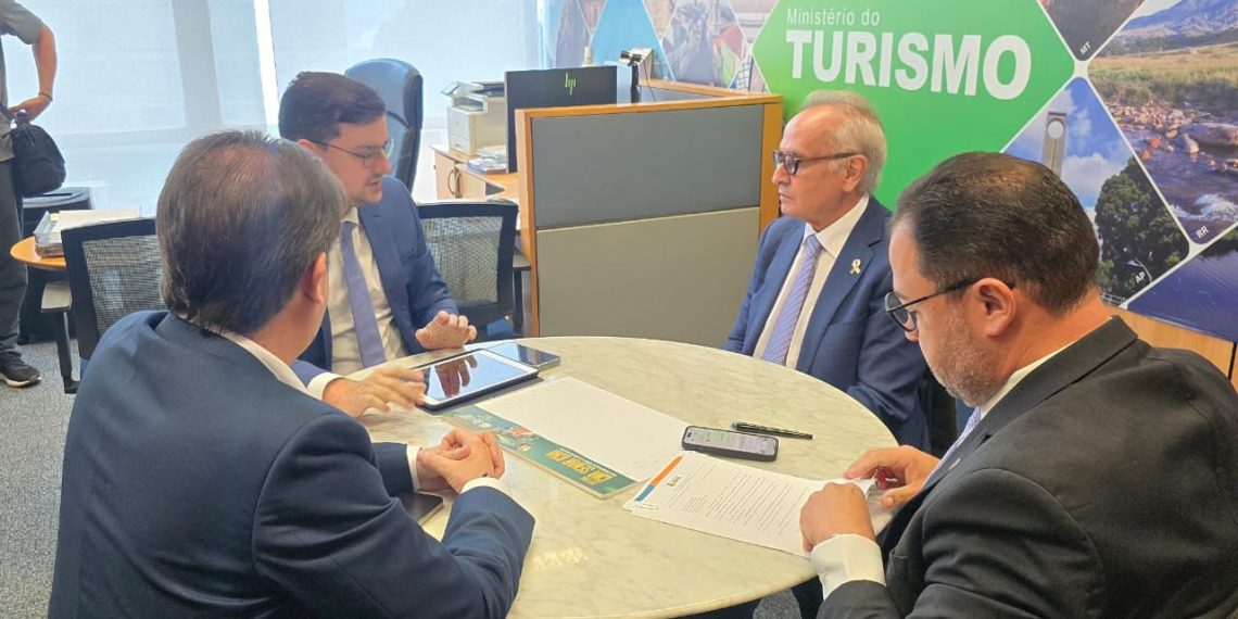 Cícero Lucena discute investimentos para João Pessoa com ministro do Turismo e diretor-geral do Dnit