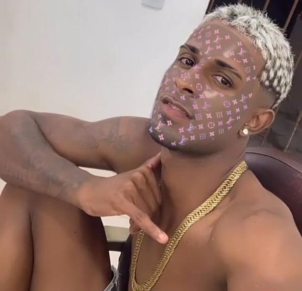 Jovem é executado com vários disparos na cabeça dentro de Lava-Jato em, Mandacaru