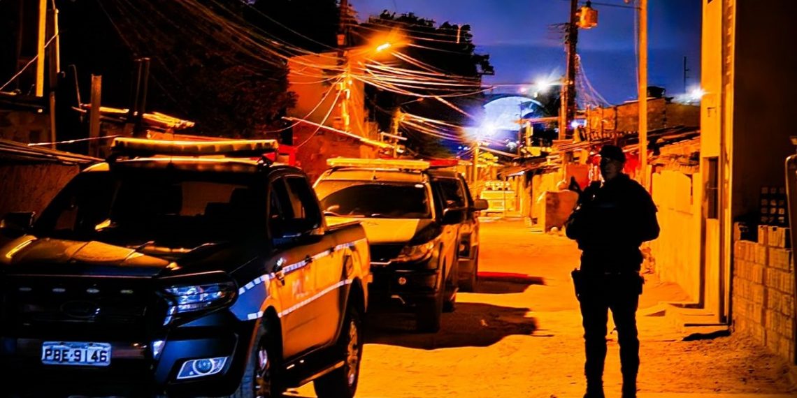 Mulher é esfaqueada pelo padrasto durante bebedeira no baixo Roger, em João Pessoa