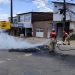 Moradores do Grotão fazem protesto e ateiam fogo em objetos em pelo menos cinco ruas