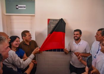 Adriano Galdino inaugura escola cidadã no Sertão