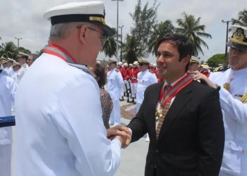 Advogado paraibano Marcos Souto recebe medalha da Ordem do Mérito Naval no RN