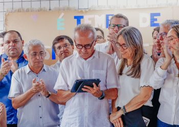 Prefeito autoriza reconstrução da Escola Frei Albino, que ganhará novas salas e vai funcionar em tempo integral