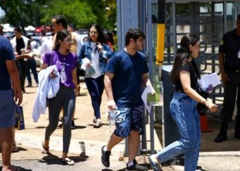 Cerca de 130 mil candidatos devem fazer provas no 2º dia de Enem na Paraíba