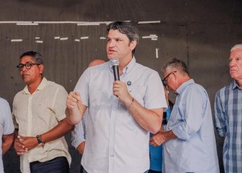 Leo Bezerra assina ordem de serviço de revitalização do Centro de Referência da Juventude, nos Funcionários I