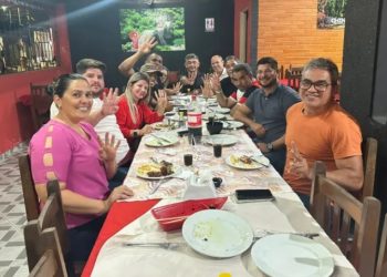 Prefeita eleita Tacyana Leitão reúne vereadores para discutir projeto 2025 em Bayeux