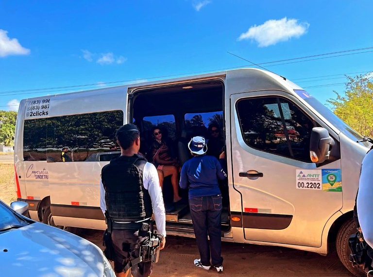 Governo do Estado reforça fiscalizações para combater transporte turístico ilegal no litoral paraibano