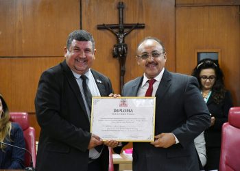 CMJP entrega Título de Cidadão Pessoense a Arthur Alves Júnior