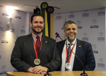 ALPB homenageia diretores do INSS Caio Maia Figueiredo e Marcus Vinicius Braga