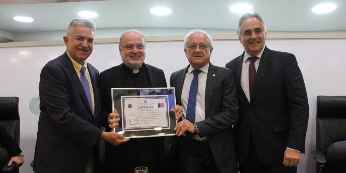 ALPB entrega título de cidadão paraibano ao Padre Luiz Souza