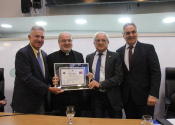 ALPB entrega título de cidadão paraibano ao Padre Luiz Souza