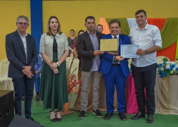 Adriano Galdino recebe títulos de cidadão de Cabaceiras e Olivedos