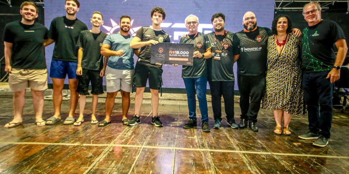 Cícero Lucena afirma que a Prefeitura de João Pessoa tem compromisso com o futuro, em participação na Semana Nacional de Ciência e Tecnologia