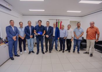 Leo Bezerra recebe executivos da TIM, que anunciam cobertura de internet 5G em todos os bairros de João Pessoa