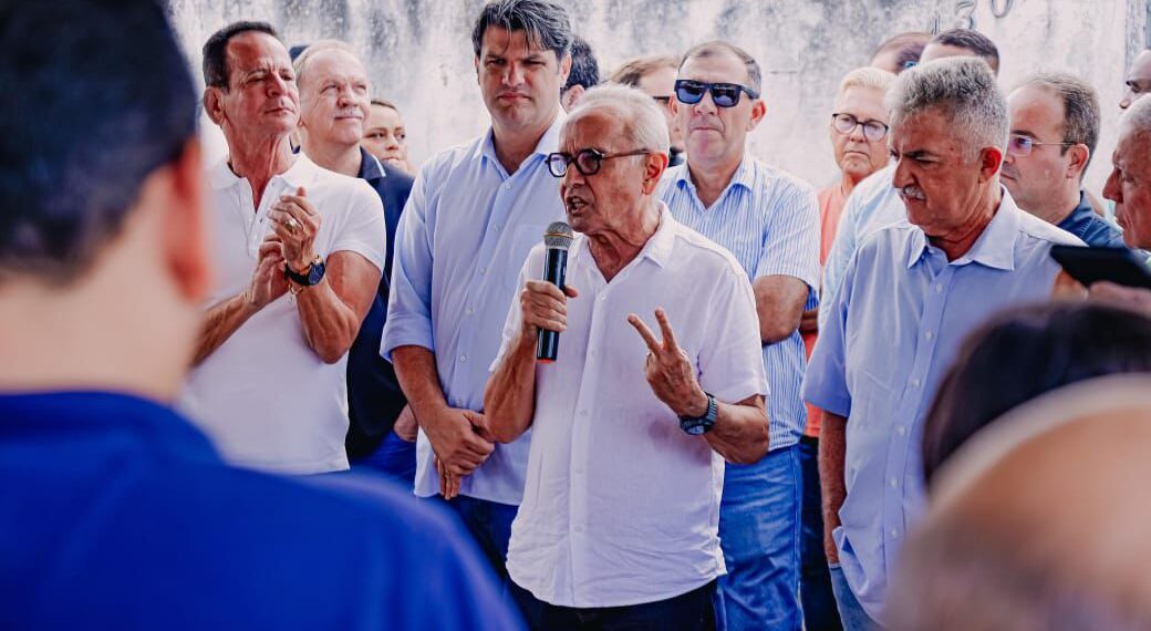 Cícero Lucena autoriza construção de praça e pavimentação de mais 11 ruas no Colinas do Sul