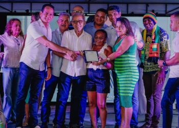 Cícero Lucena entrega 80 apartamentos do primeiro residencial quilombola do Brasil construído no bairro de Paratibe