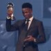 Vinícius Jr é eleito melhor jogador do mundo em prêmio oficial da Fifa