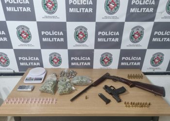 Polícia Militar fecha ‘garagem do tráfico’ e apreende armas e drogas na Capital